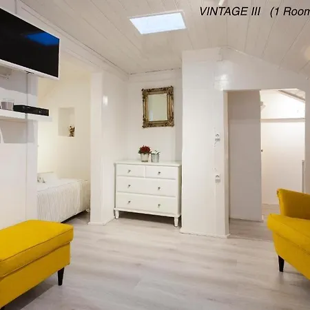Alfama Vintage 1 Guests - Alfama Vintage 2 Five Guests - Alfama Vintage 3 Three Guests * Lissabon