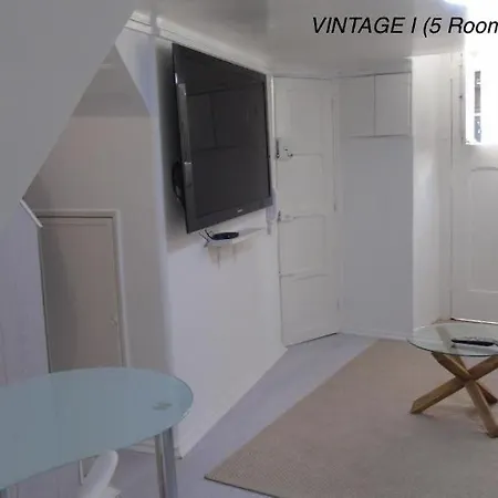 Alfama Vintage 1 Guests - Alfama Vintage 2 Five Guests - Alfama Vintage 3 Three Guests Lisbon