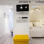 Alfama Vintage 1 Guests - Alfama Vintage 2 Five Guests - Alfama Vintage 3 Three Guests Daire Lisboa