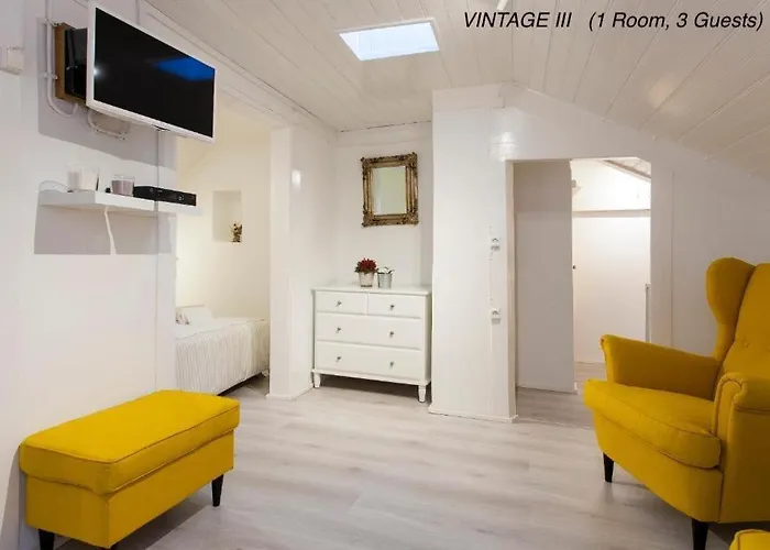 Alfama Vintage 1 Guests - Alfama Vintage 2 Five Guests - Alfama Vintage 3 Three Guests * Lisboa