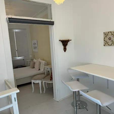 Apartament Alfama Vintage 1 Guests - Alfama Vintage 2 Five Guests - Alfama Vintage 3 Three Guests *